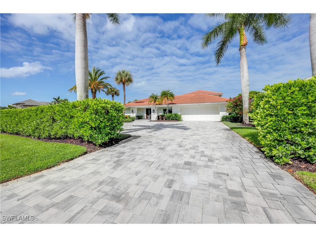 4611 Crayton Road Naples FL 34103 225066460 image1