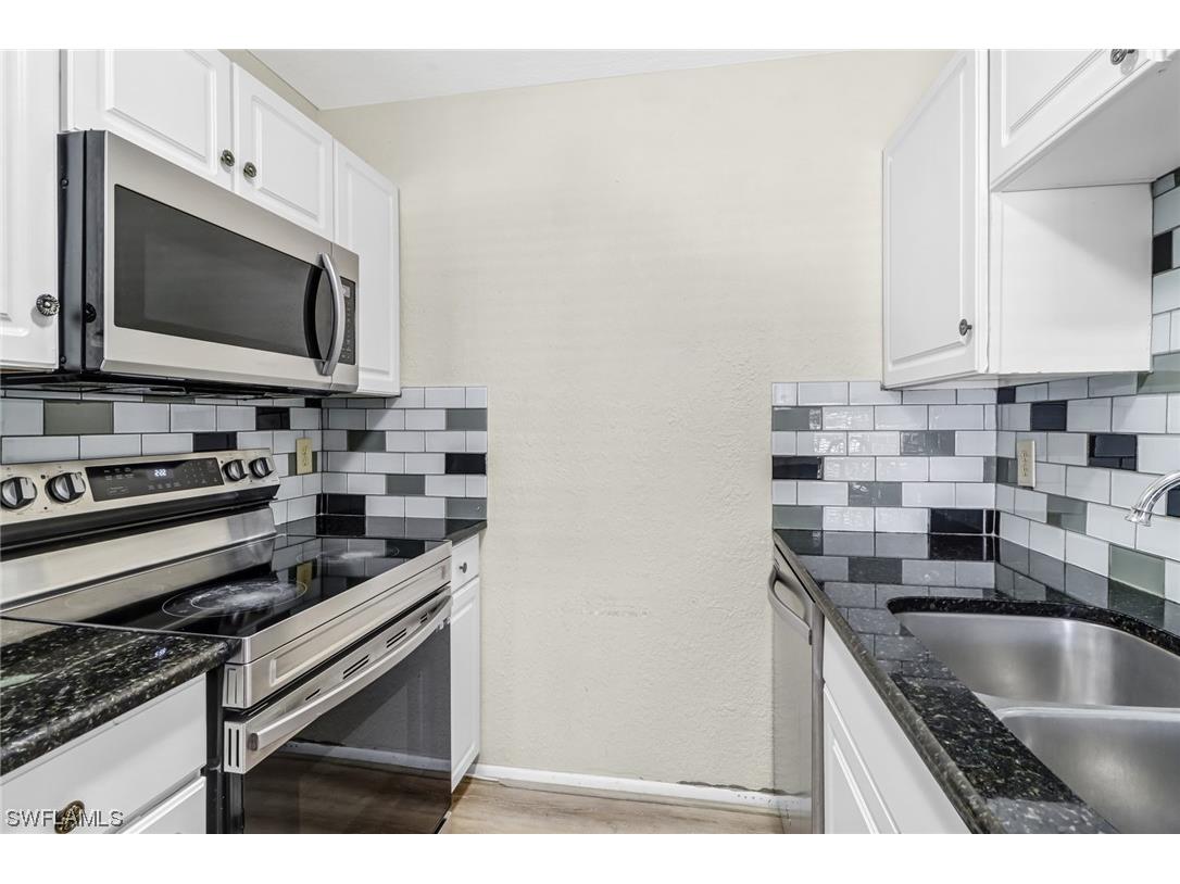 4615 Bayshore Drive #E6 Naples FL 34112 223084785 image1