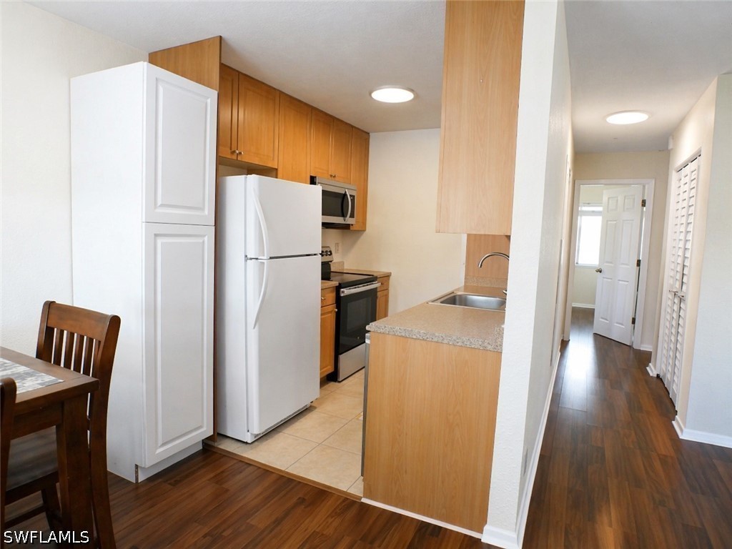 4615 Bayshore Drive #E8 Naples FL 34112 226016155 image5