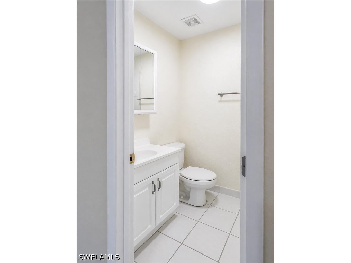 4615 Bayshore Drive #E8 Naples FL 34112 226016155 image8