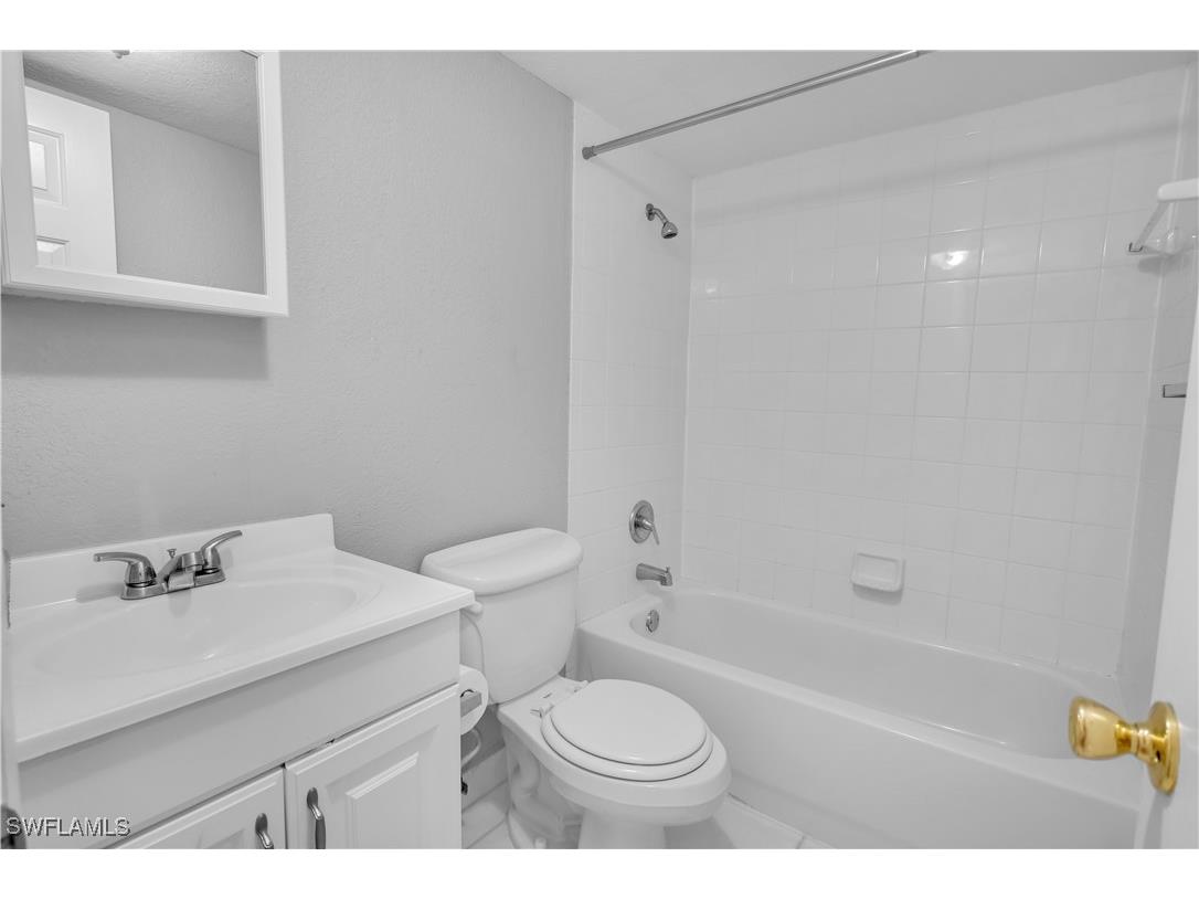 4617 Bayshore Drive #H2 Naples FL 34112 225037726 image19