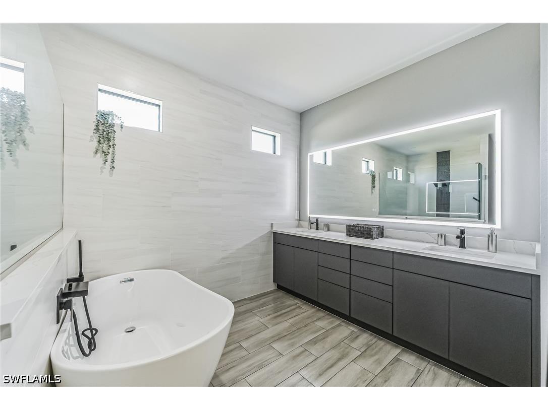 4618 Catalina Lane Bonita Springs FL 34134 226025400 image16