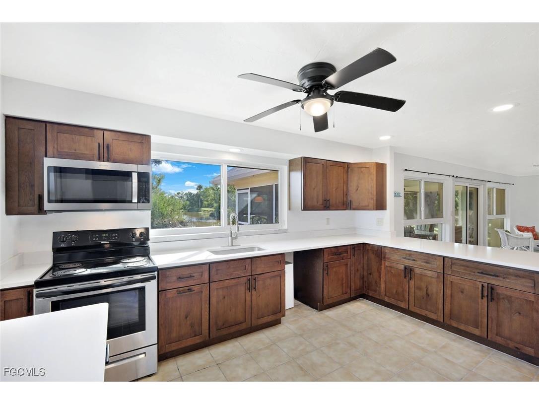 4619 Rue Bayou Sanibel FL 33957 2025025437 image10