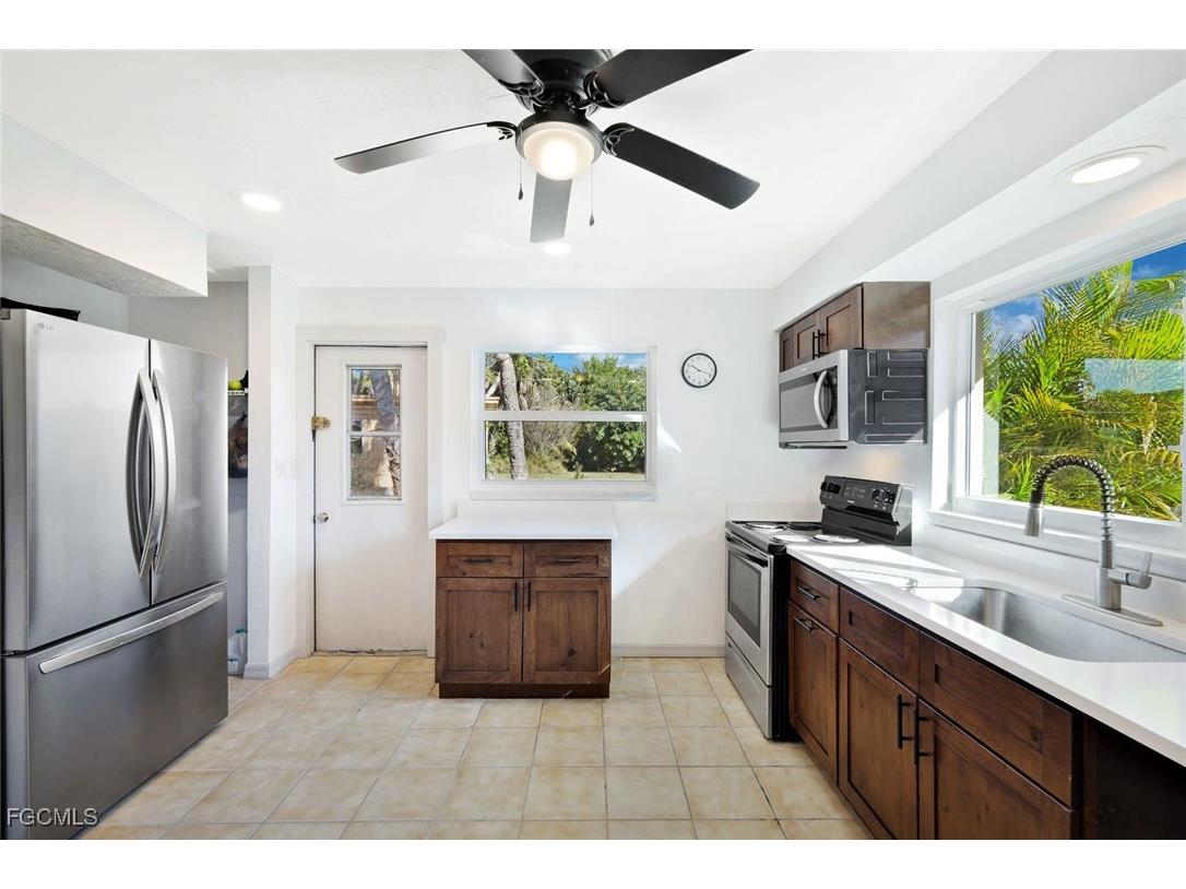 4619 Rue Bayou Sanibel FL 33957 2025025437 image13