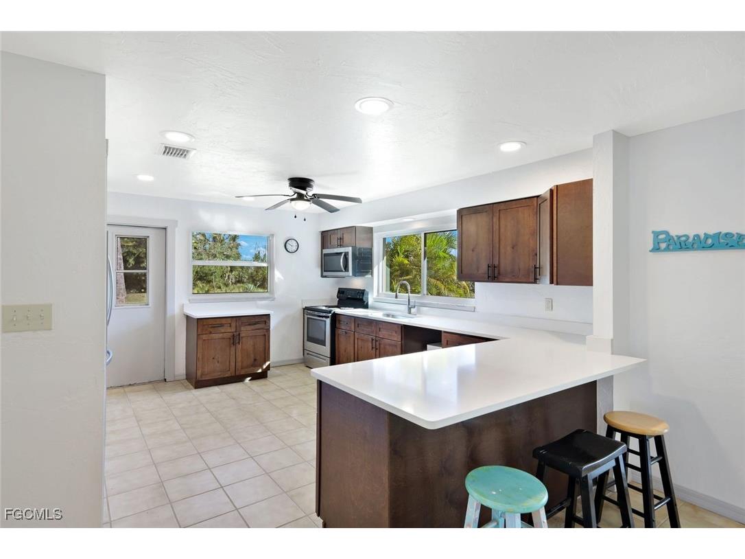 4619 Rue Bayou Sanibel FL 33957 2025025437 image16