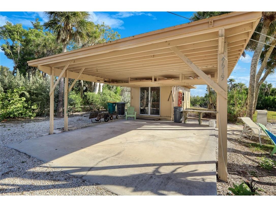 4619 Rue Bayou Sanibel FL 33957 2025025437 image39