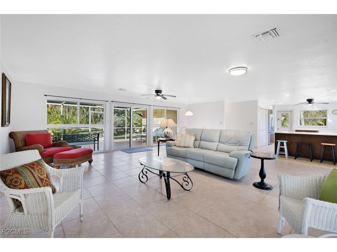 4619 Rue Bayou Sanibel FL 33957 2025025437 image8