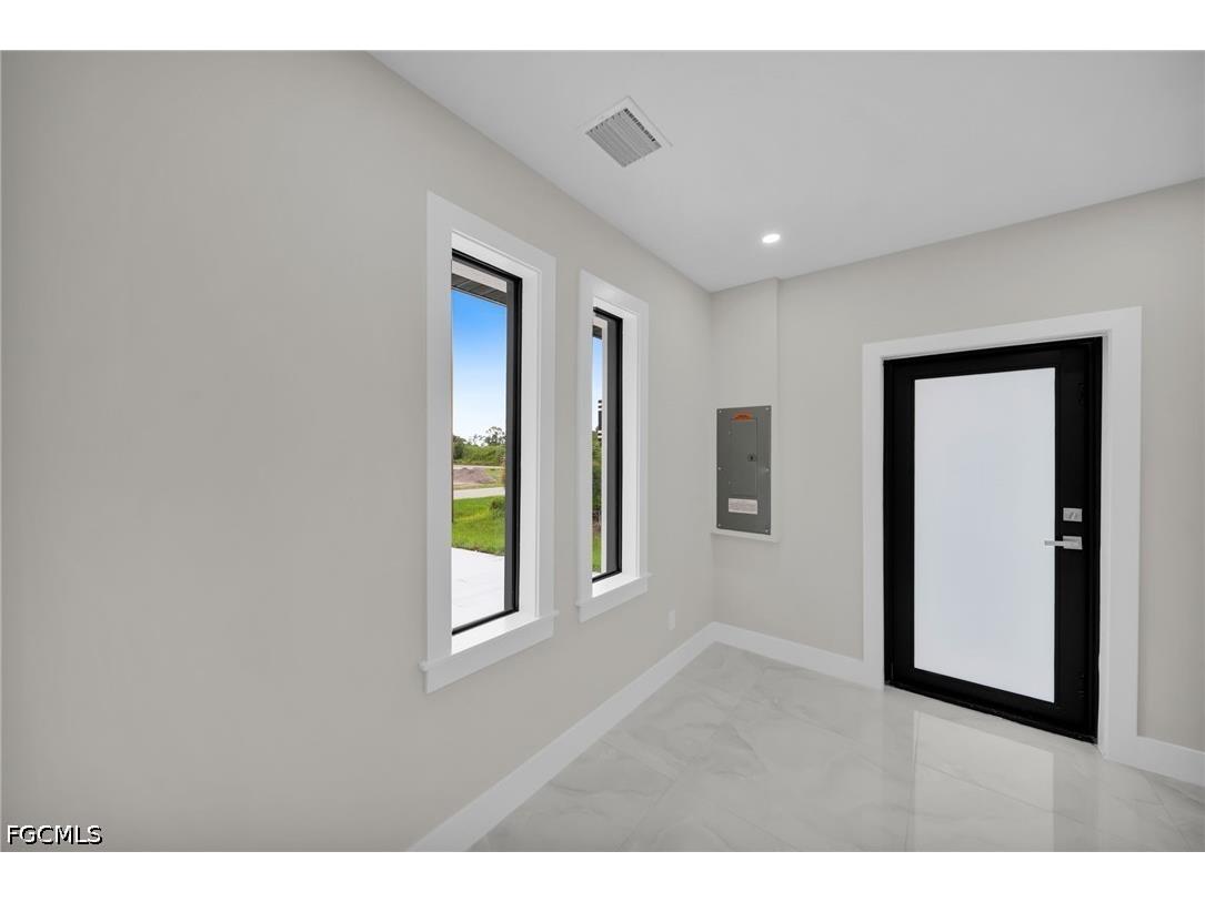 462 Lampion Avenue S Lehigh Acres FL 33974 2026026286 image3