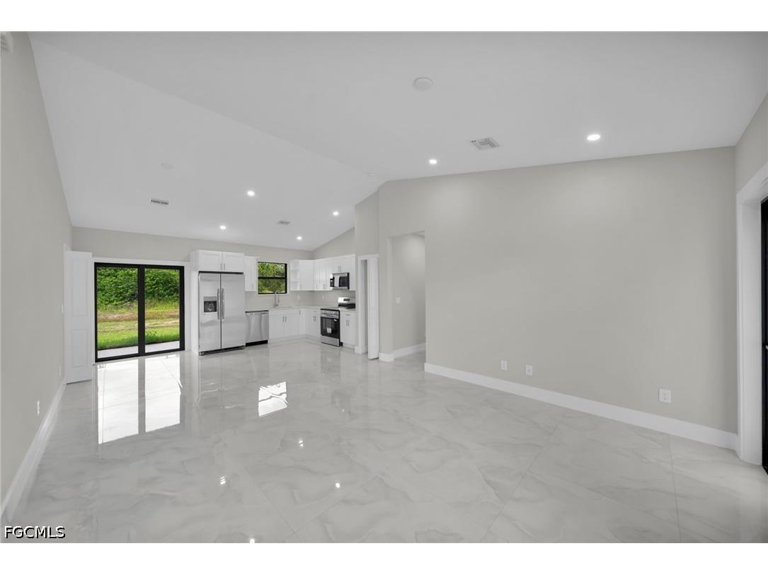 462 Lampion Avenue S #MAIN HOUSE Lehigh Acres FL 33974 2026026279 image3