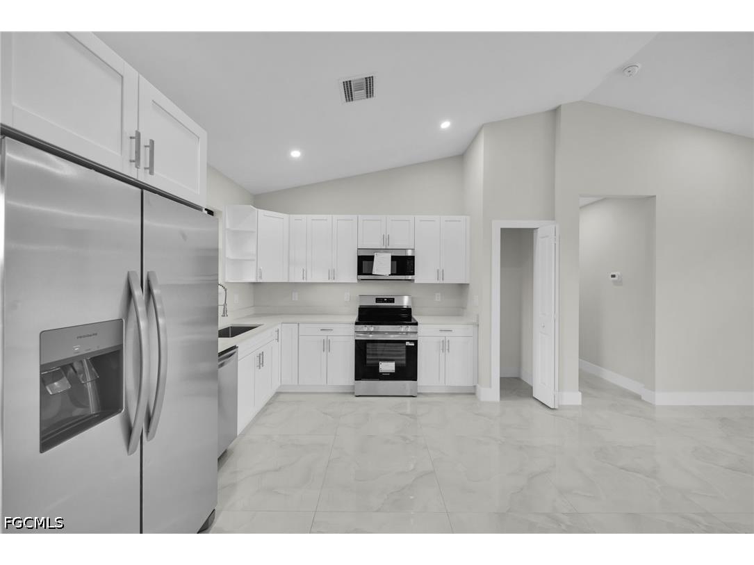 462 Lampion Avenue S #MAIN HOUSE Lehigh Acres FL 33974 2026026279 image5