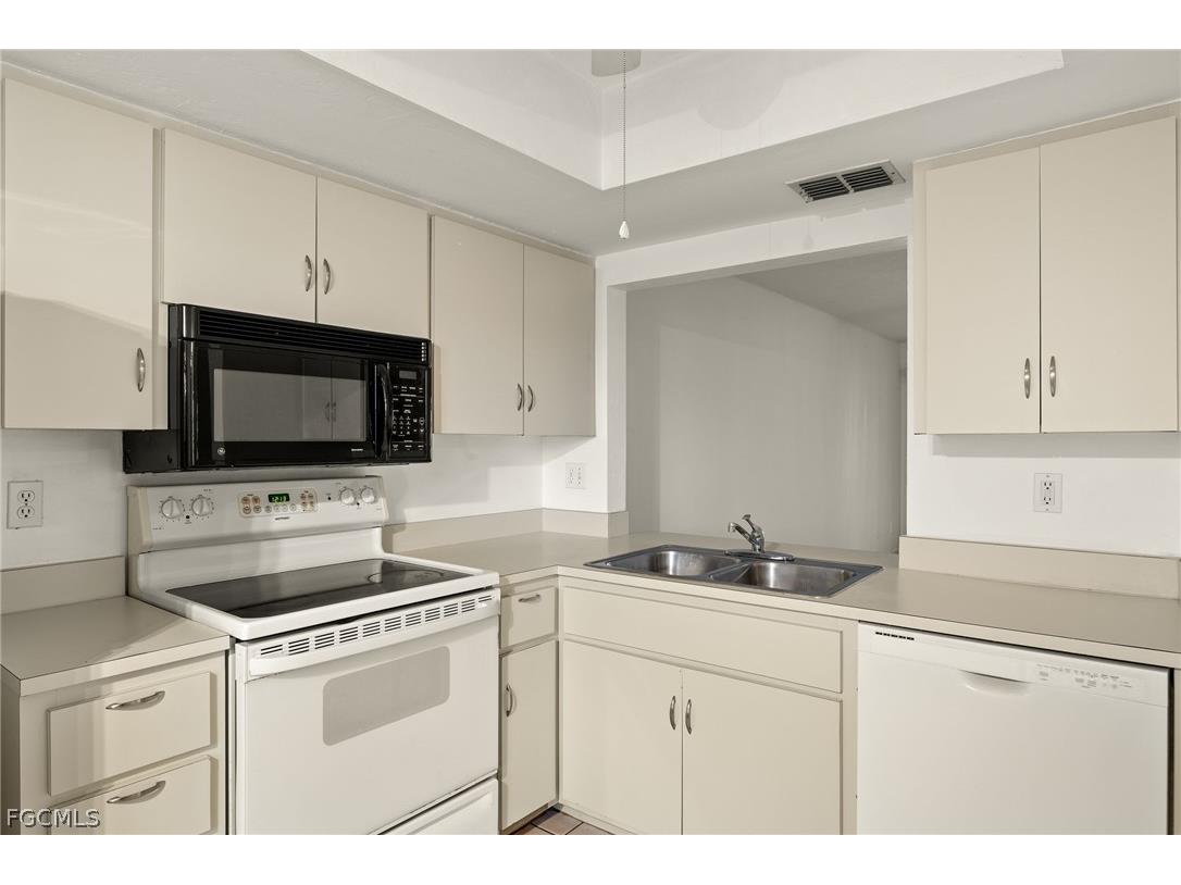 4620 SE 5th Place #106 Cape Coral FL 33904 2026013280 image9