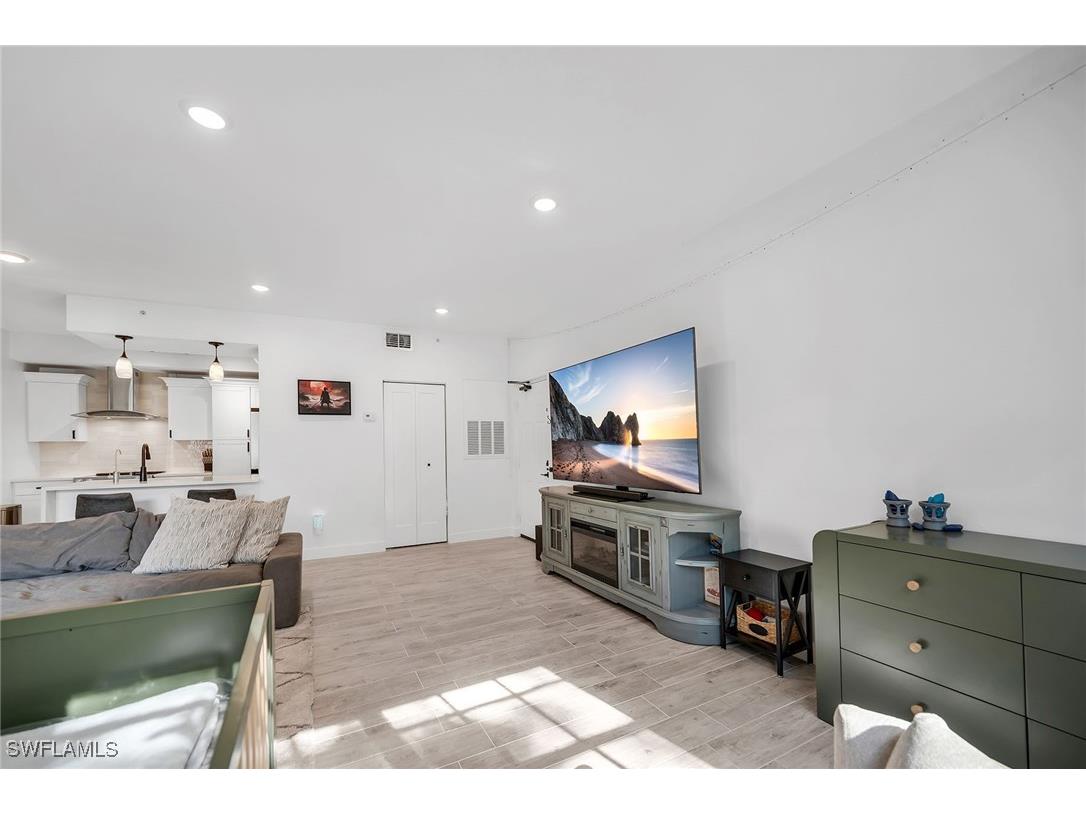 4620 Saint Croix Lane #918 Naples FL 34109 225084010 image4