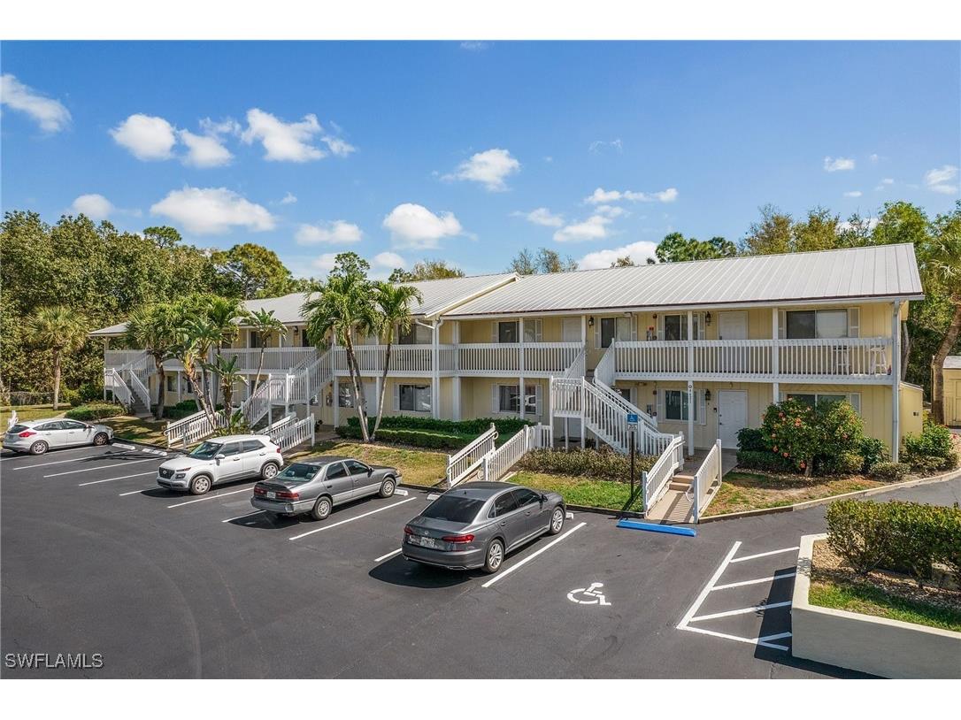 4621 Bayshore Drive #Q9 Naples FL 34112 224076953 image1