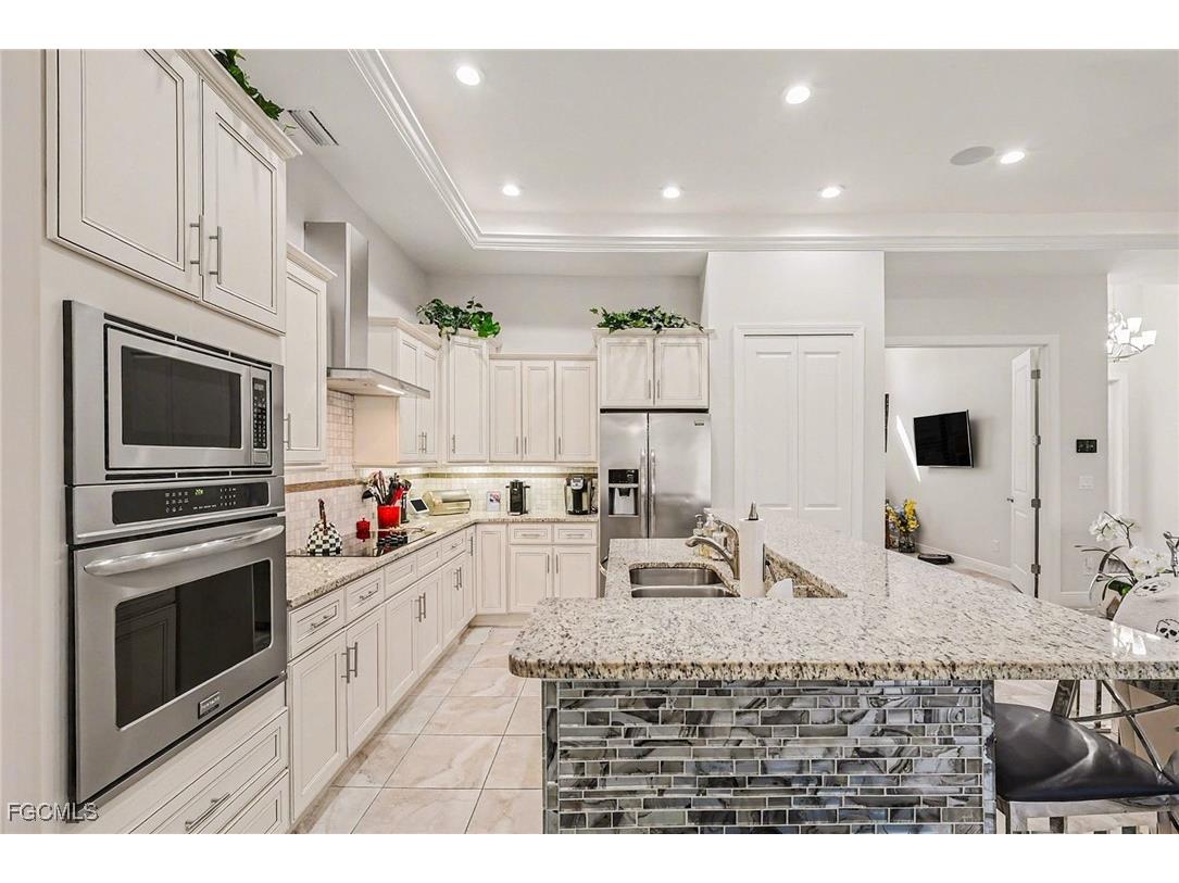 4621 SW 17th Place Cape Coral FL 33914 2026004344 image2