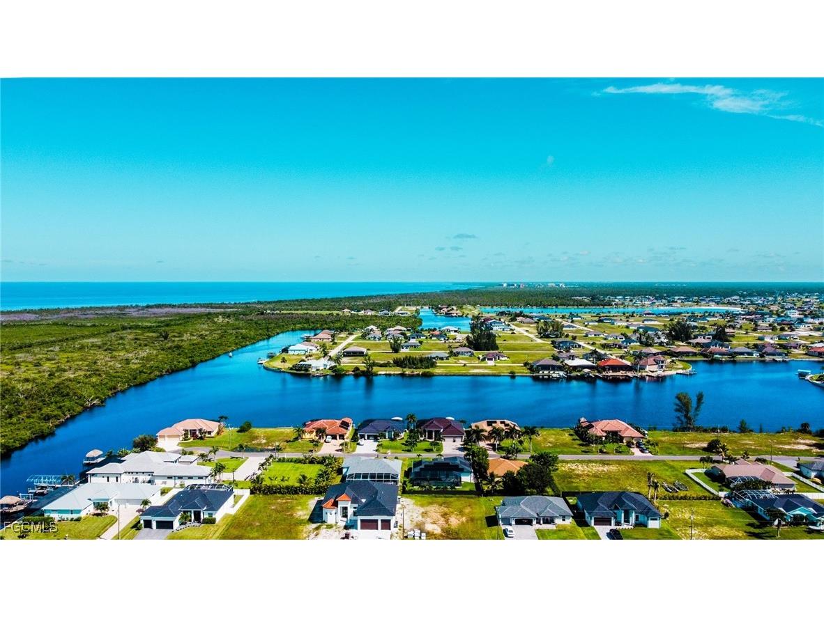 4623 Jacaranda Parkway W Cape Coral FL 33993 2025013158 image1