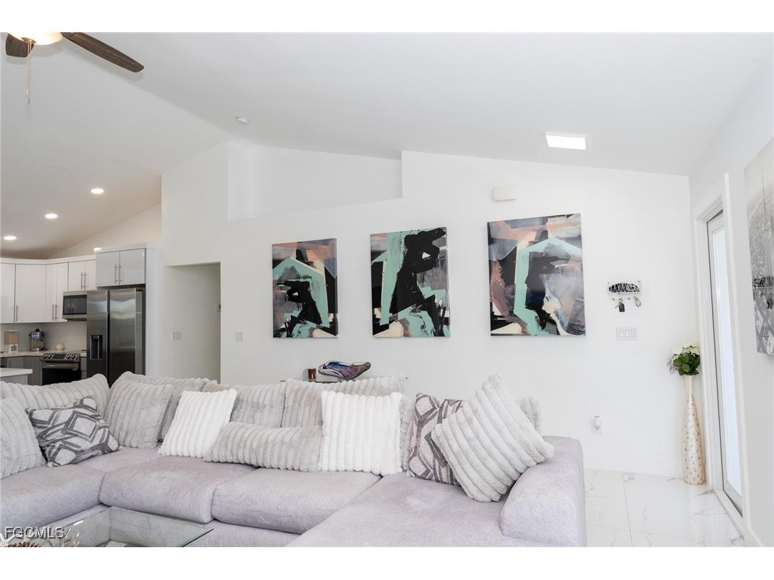 4623 Jacaranda Parkway W Cape Coral FL 33993 2025013158 image10