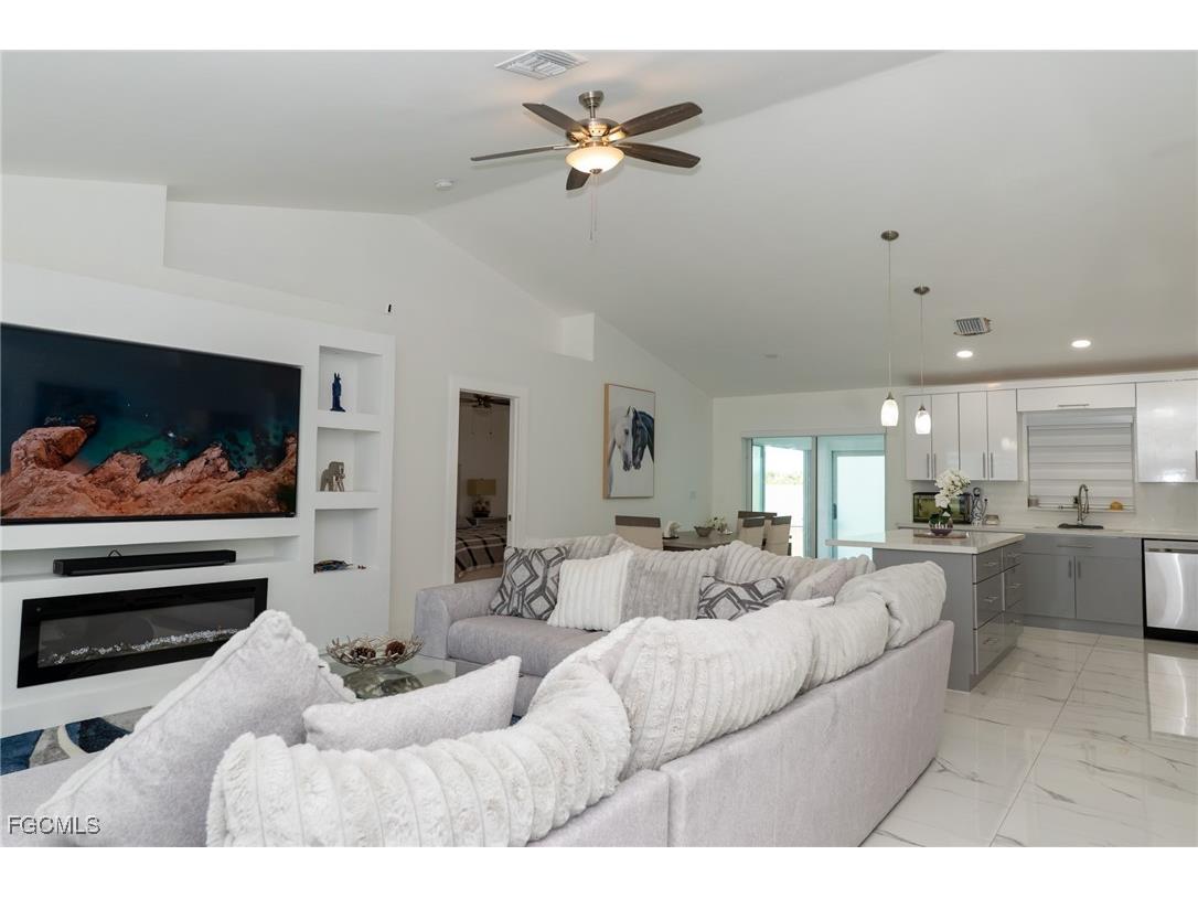 4623 Jacaranda Parkway W Cape Coral FL 33993 2025013158 image11