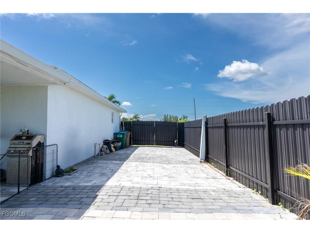 4623 Jacaranda Parkway W Cape Coral FL 33993 2025013158 image20