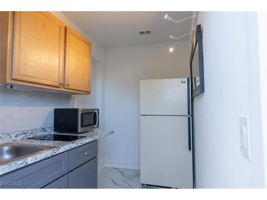 4623 Jacaranda Parkway W Cape Coral FL 33993 2025013158 image21