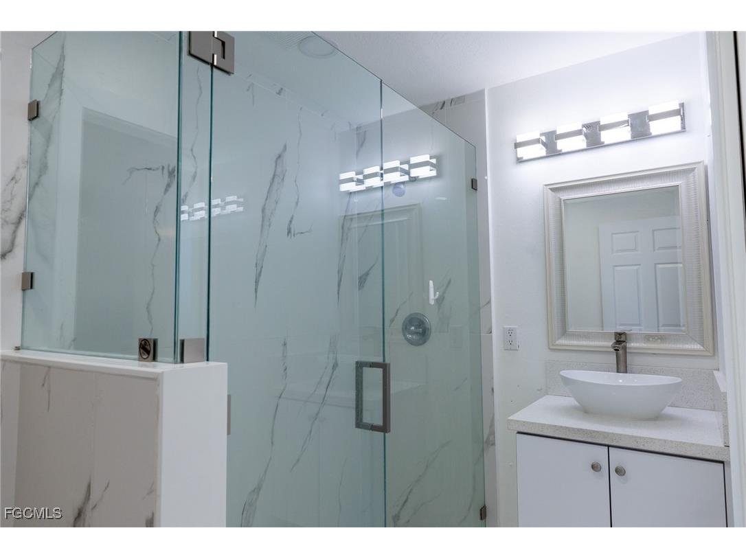 4623 Jacaranda Parkway W Cape Coral FL 33993 2025013158 image22