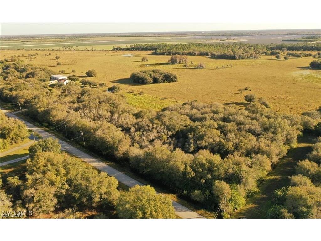 4625 58th Avenue NE Naples FL 34120 225065596 image1