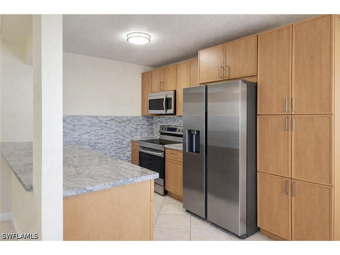 4625 Bayshore Drive #D1 Naples FL 34112 226015896 image1