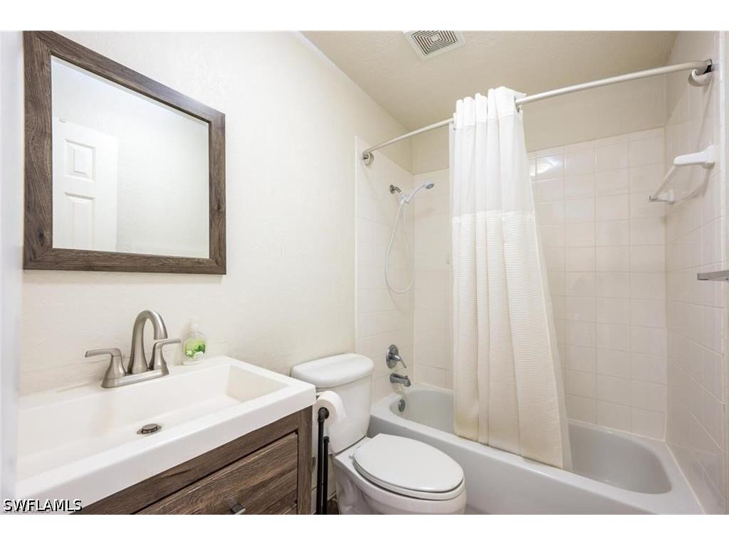 4625 Bayshore Drive #D16 Naples FL 34112 226015713 image13