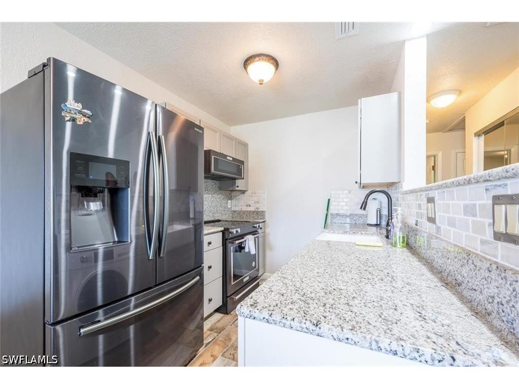 4625 Bayshore Drive #D16 Naples FL 34112 226015713 image4