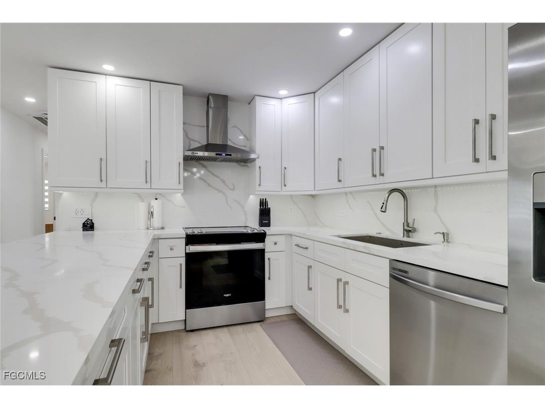 4625 Forest Glen Drive North Fort Myers FL 33903 2025002403 image11