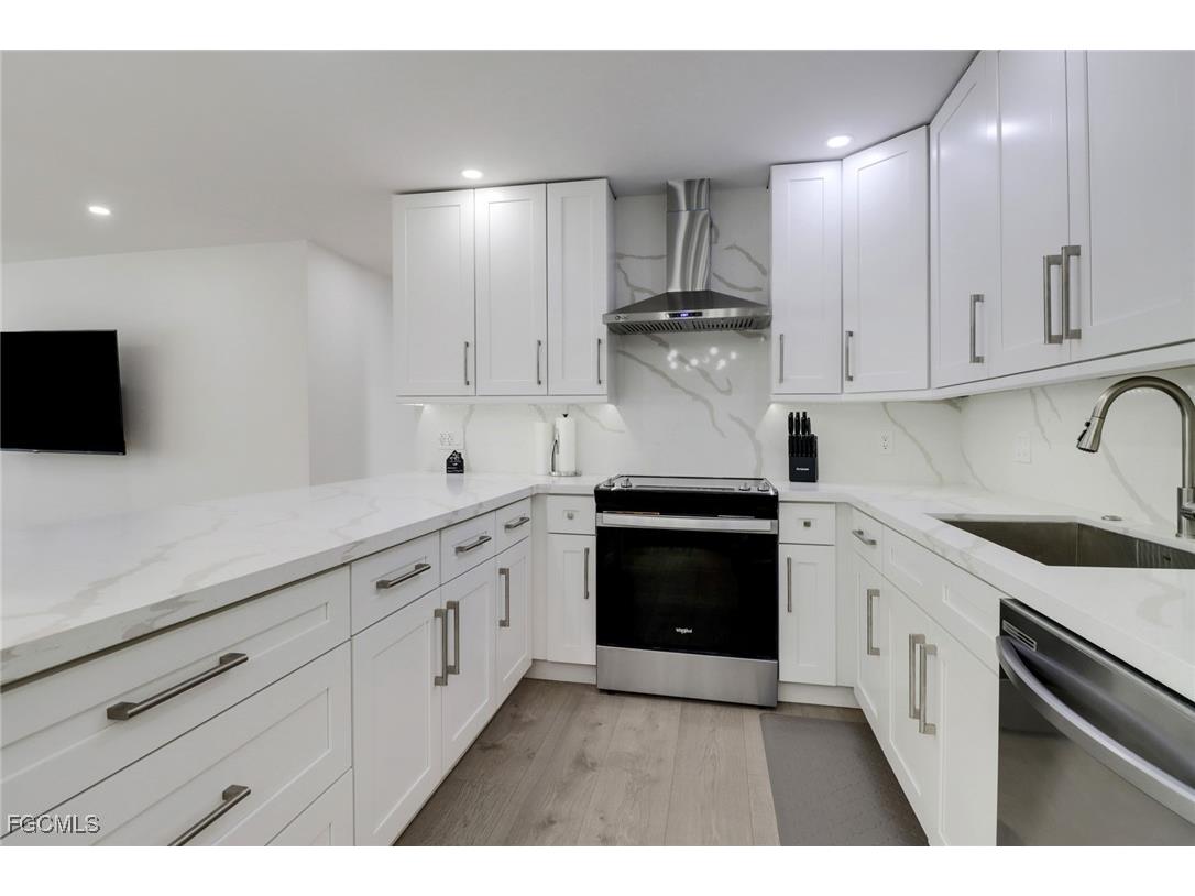 4625 Forest Glen Drive North Fort Myers FL 33903 2025002403 image12