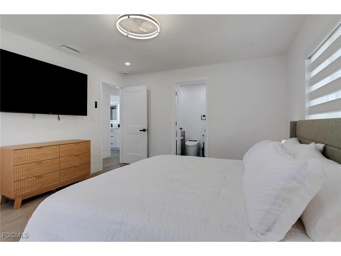 4625 Forest Glen Drive North Fort Myers FL 33903 2025002403 image13