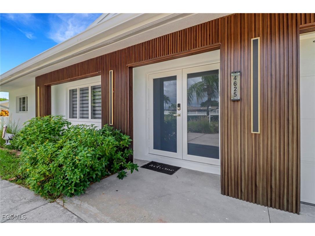 4625 Forest Glen Drive North Fort Myers FL 33903 2025002403 image2