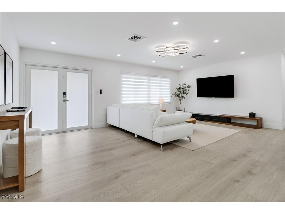 4625 Forest Glen Drive North Fort Myers FL 33903 2025002403 image4