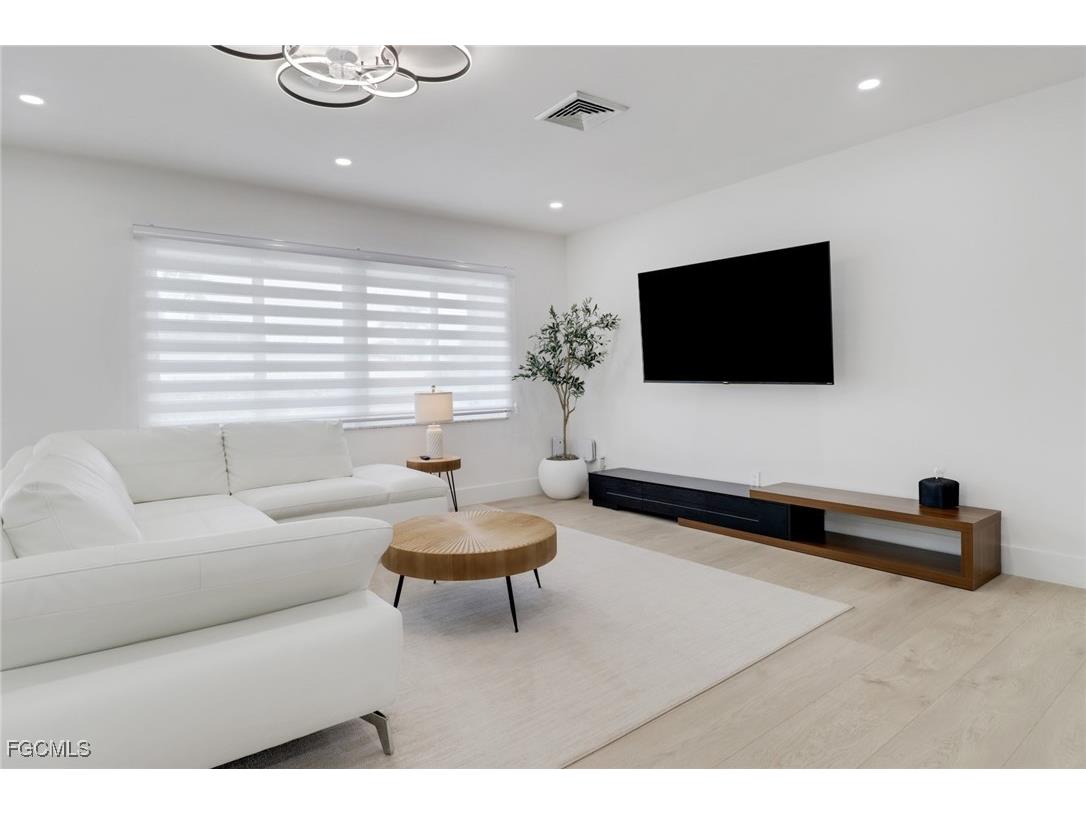 4625 Forest Glen Drive North Fort Myers FL 33903 2025002403 image5