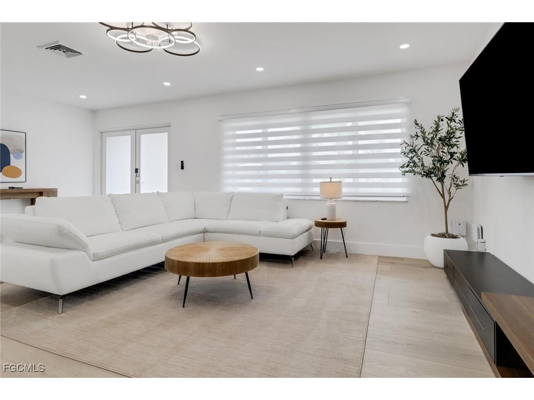 4625 Forest Glen Drive North Fort Myers FL 33903 2025002403 image6