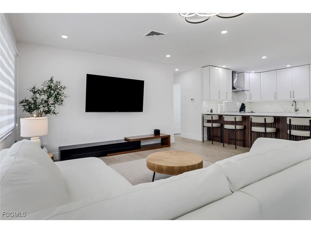 4625 Forest Glen Drive North Fort Myers FL 33903 2025002403 image7