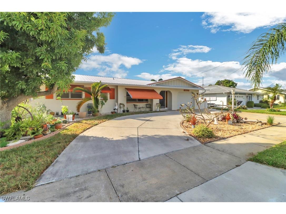 4625 Forest Glen Drive North Fort Myers FL 33903 223080383 image1