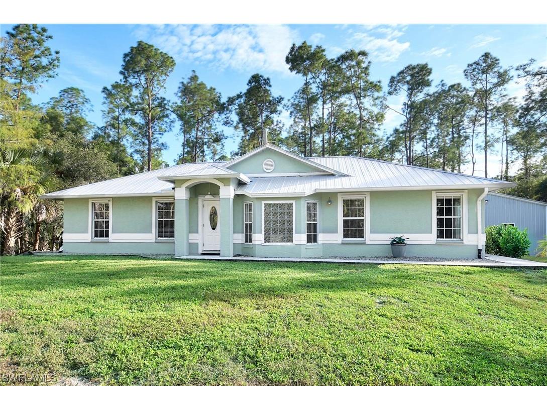 4630 3rd Avenue SW Naples FL 34119 223084068 image1