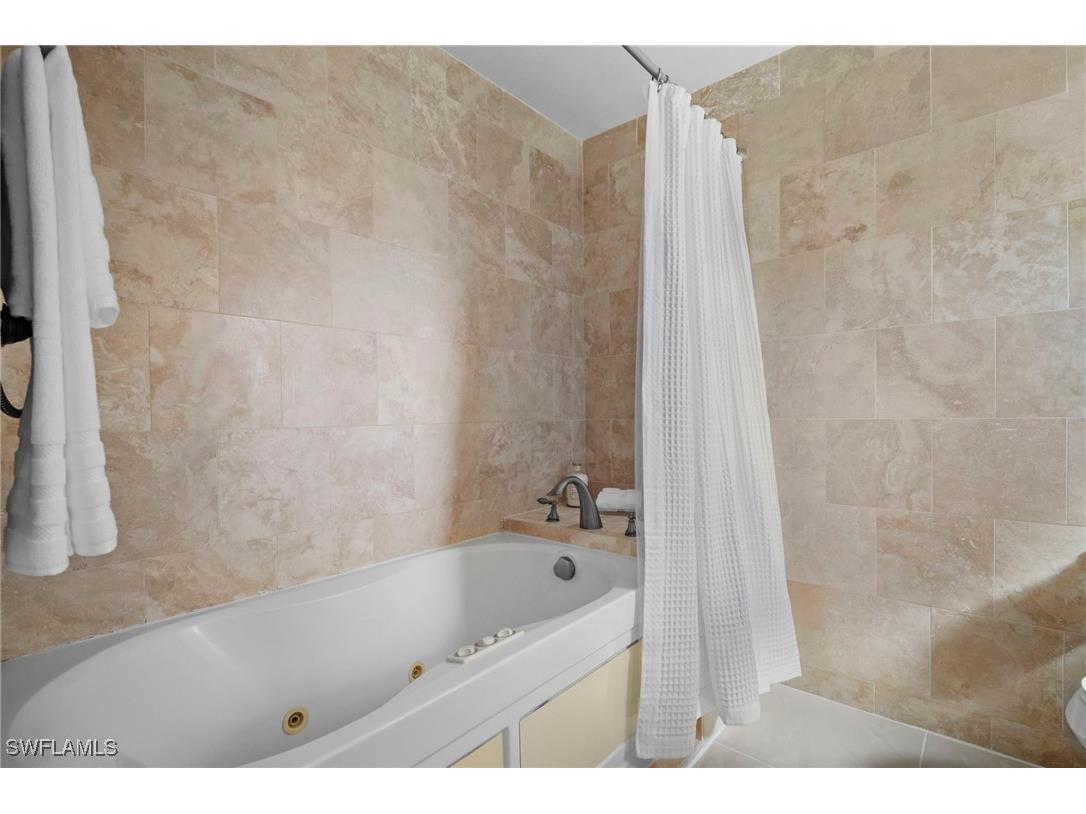 4630 Mcgregor Boulevard Fort Myers FL 33901 226003584 image18