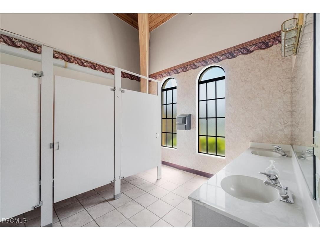 4630 Palm Beach Boulevard Fort Myers FL 33905 2025019671 image6