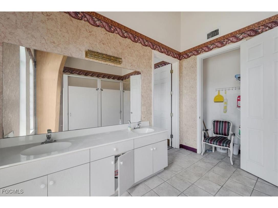 4630 Palm Beach Boulevard Fort Myers FL 33905 2025019671 image7