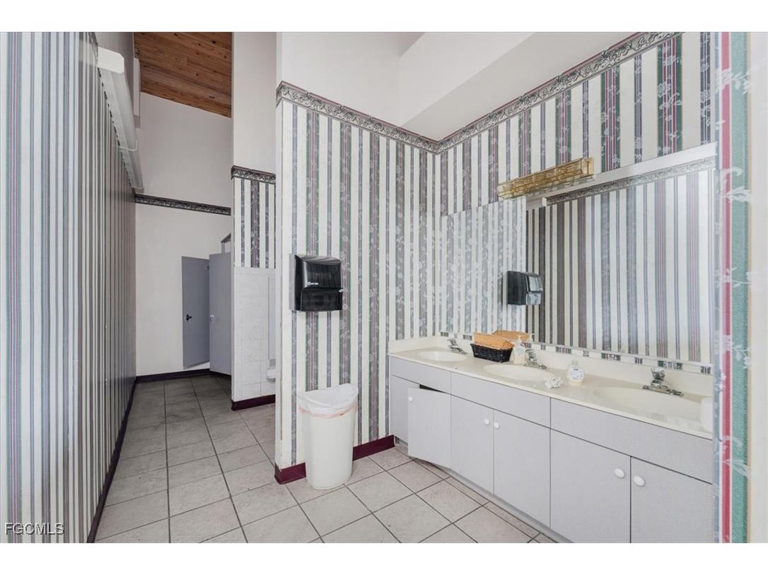 4630 Palm Beach Boulevard Fort Myers FL 33905 2025019671 image8