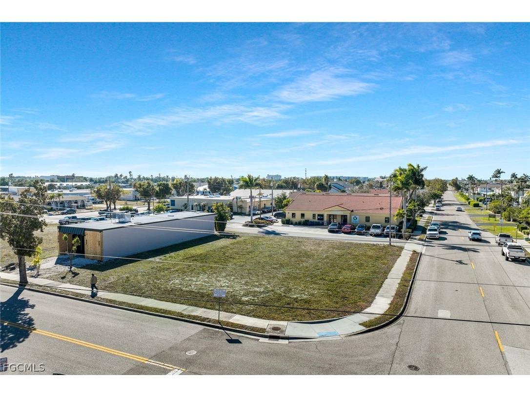 4632 SE 15th Avenue Cape Coral FL 33904 2026007417 image2