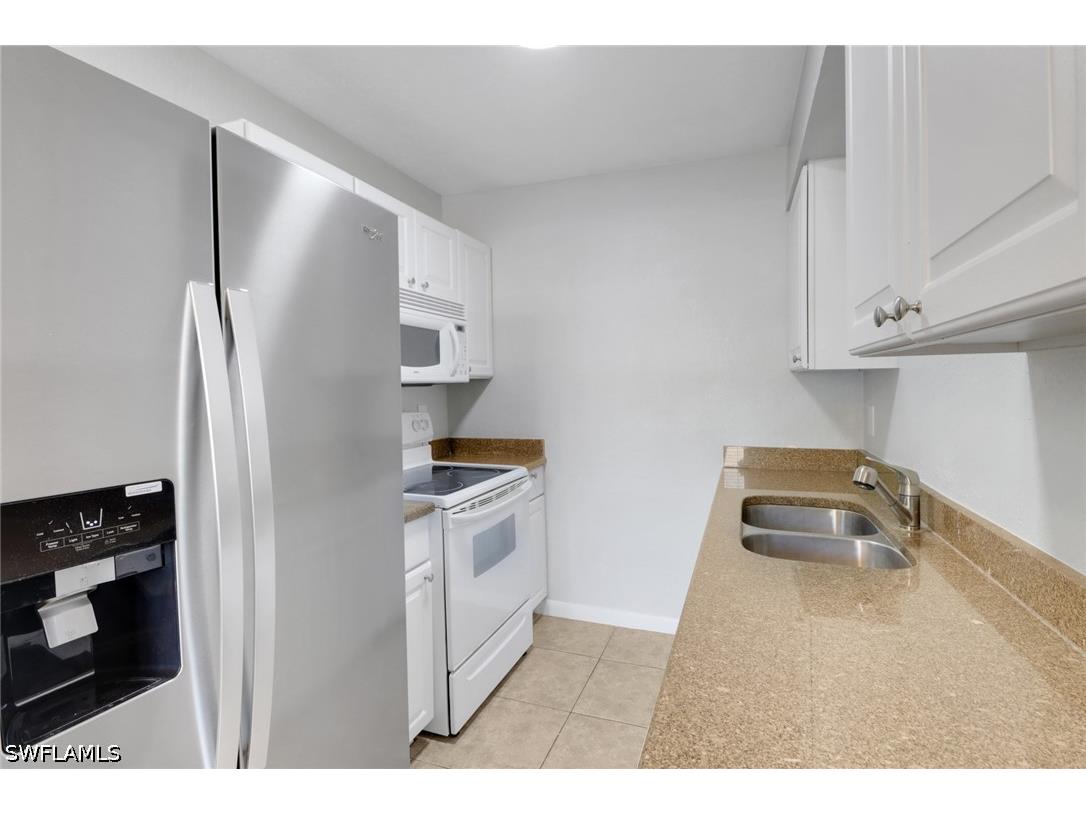 4635 Bayshore Drive #P4 Naples FL 34112 226015068 image1