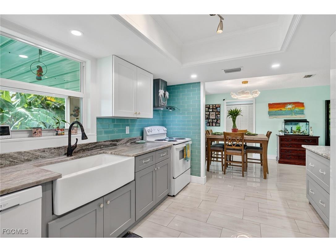 4638 Vinsetta Avenue North Fort Myers FL 33903 2025002565 image17