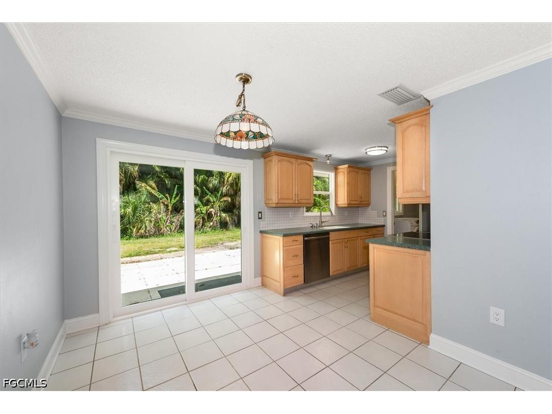 4639 Robin Avenue Naples FL 34104 2026019032 image9