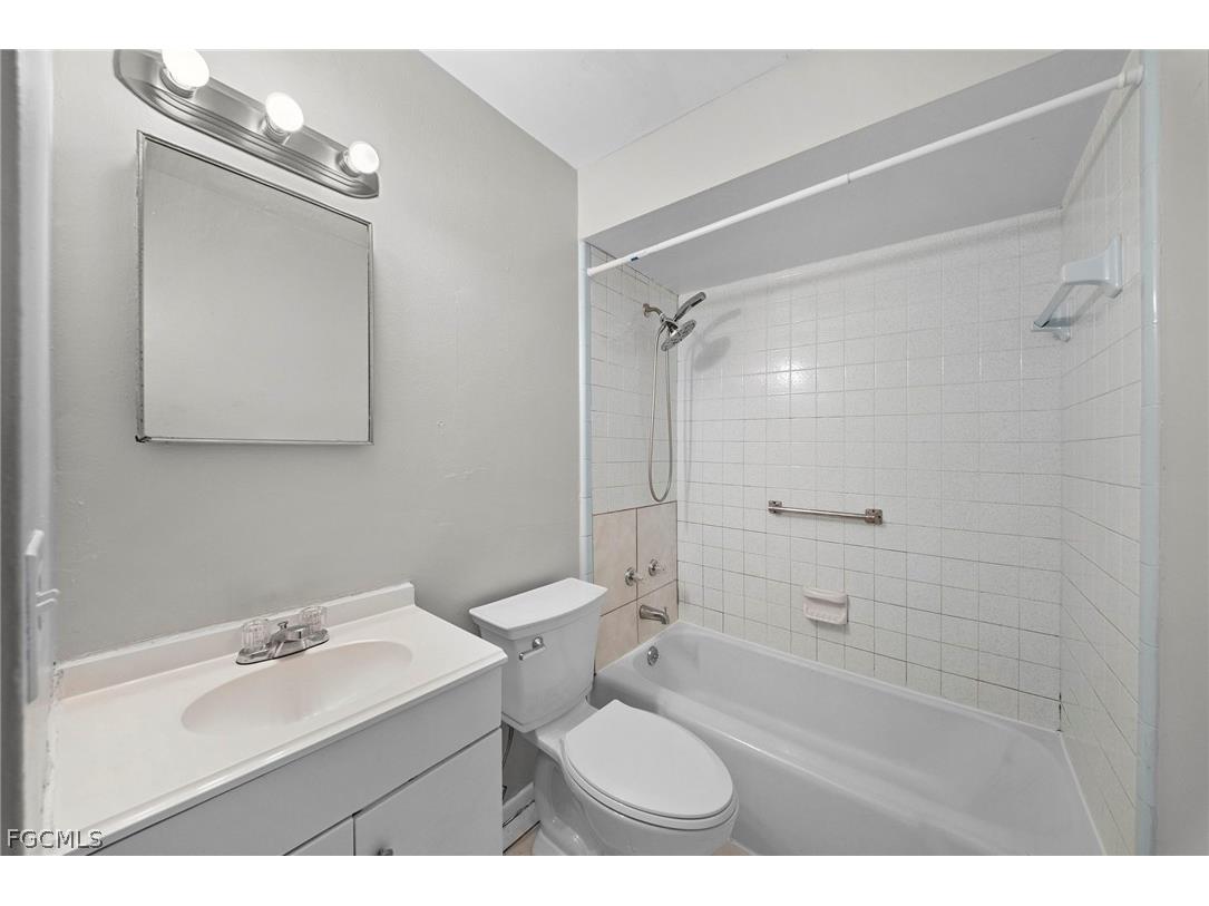 464 Carolina Avenue #A Fort Myers FL 33905 2026013367 image11
