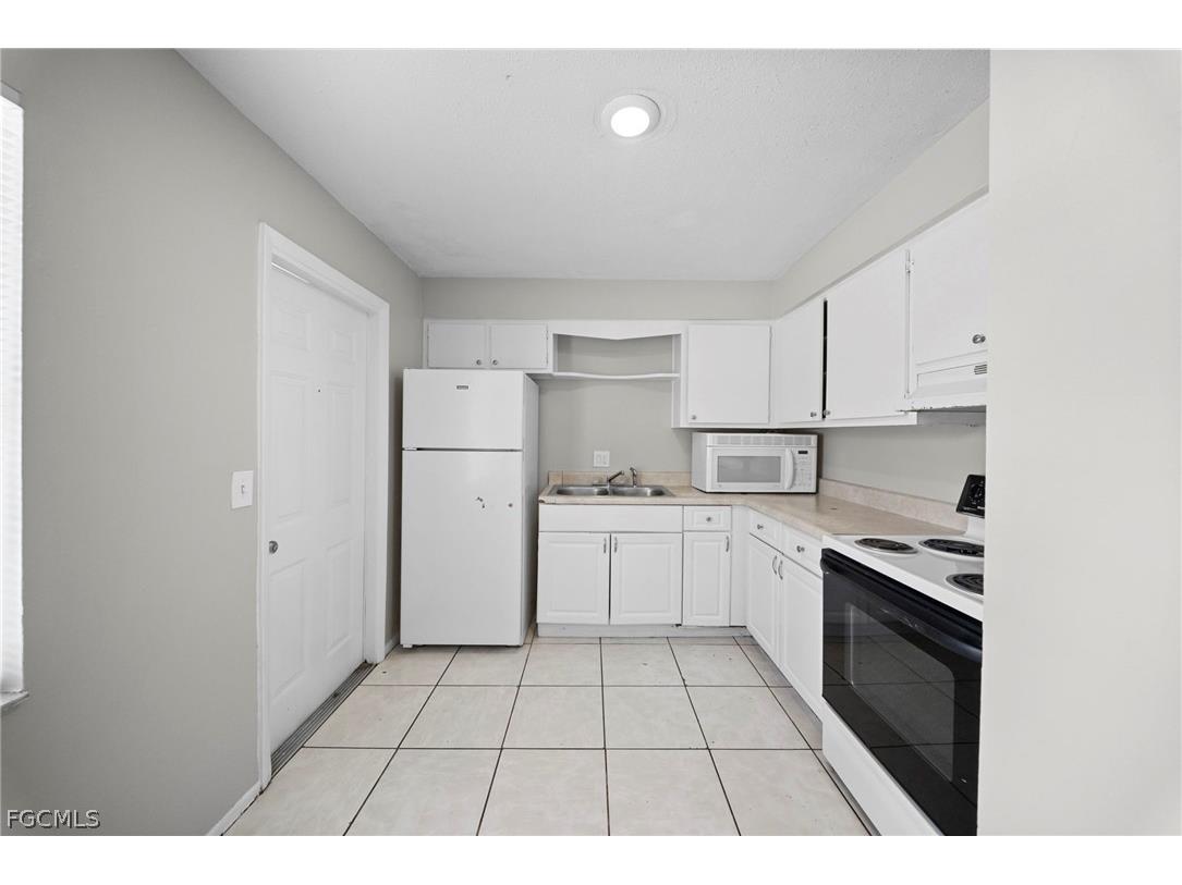 464 Carolina Avenue #A Fort Myers FL 33905 2026013367 image7