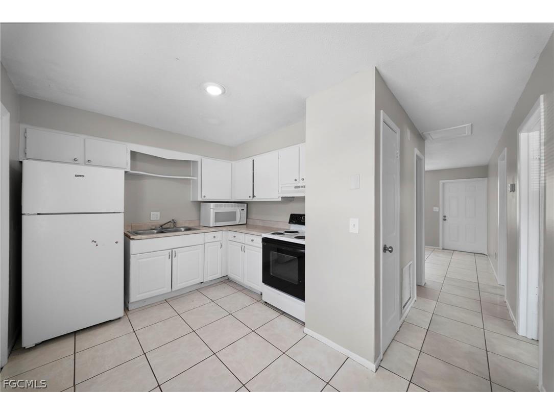 464 Carolina Avenue #A Fort Myers FL 33905 2026013367 image8