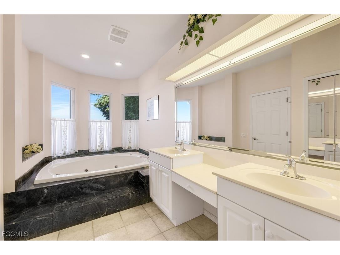 4640 NW 33rd Terrace Cape Coral FL 33993 2026004627 image13